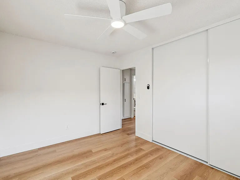 Bella Vista Apartments — Photo 12