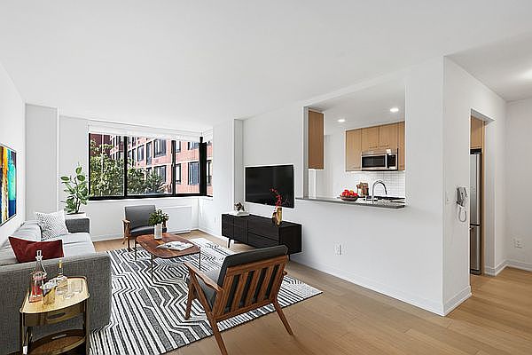 1st image of 1 Columbus Pl APT S6e