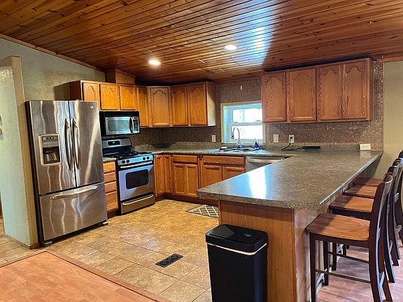 2nd image of N8144 8th Ave