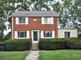 5913 Ryland Dr, Bethesda, MD 20817