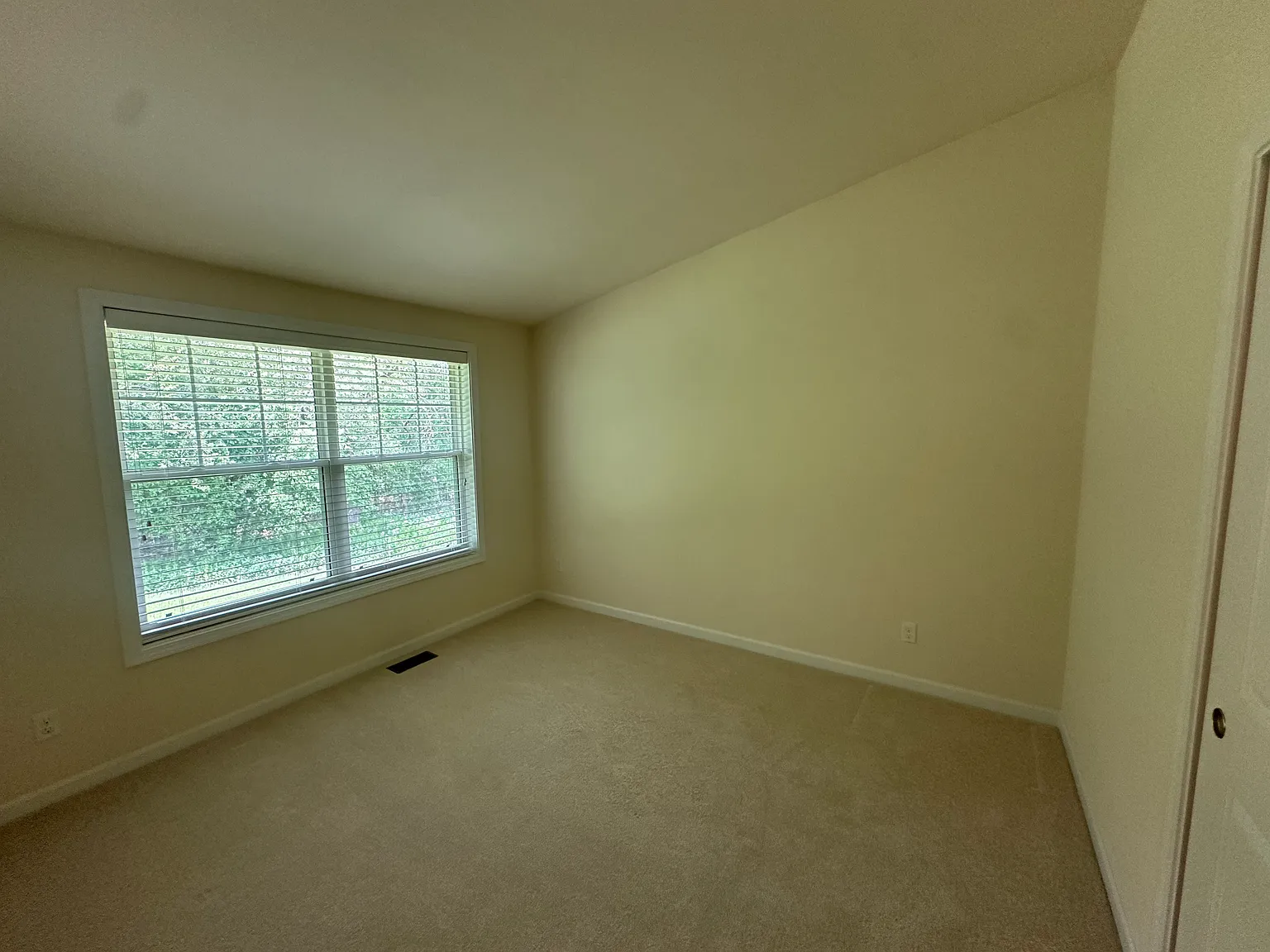 2 bed, 850 sqft, $1,895 — Photo 3