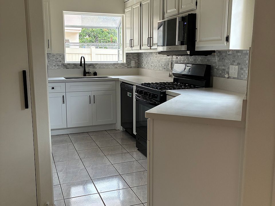 2nd image of 2176 Pacific Ave APT B