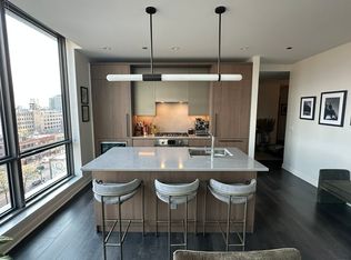 162 N Peoria St #806, Chicago, IL 60607