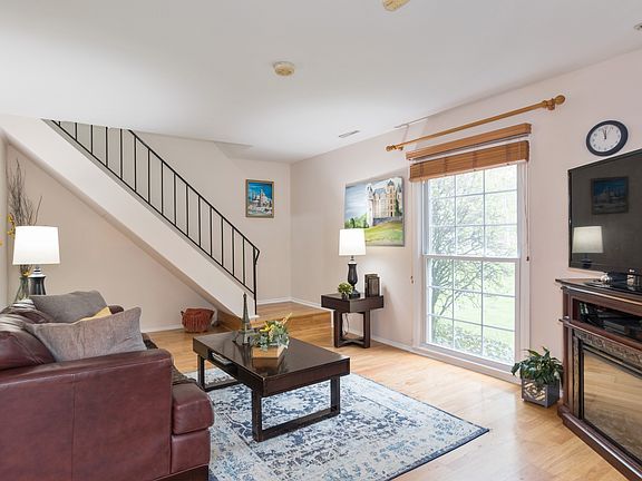 3rd image of 1682 Williamsburg Ct APT D