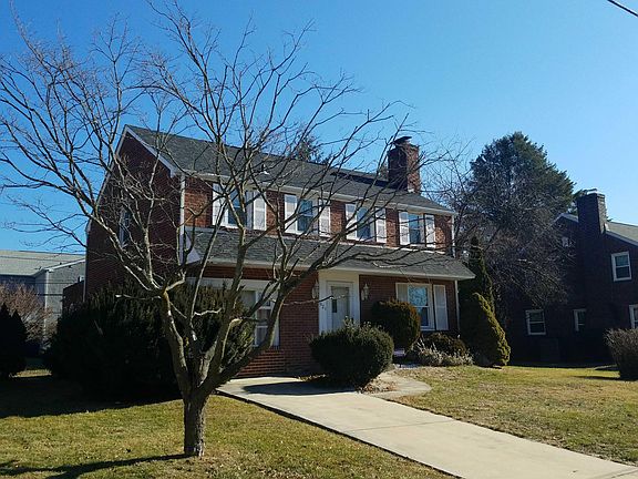 3rd image of 921 Harper Ave