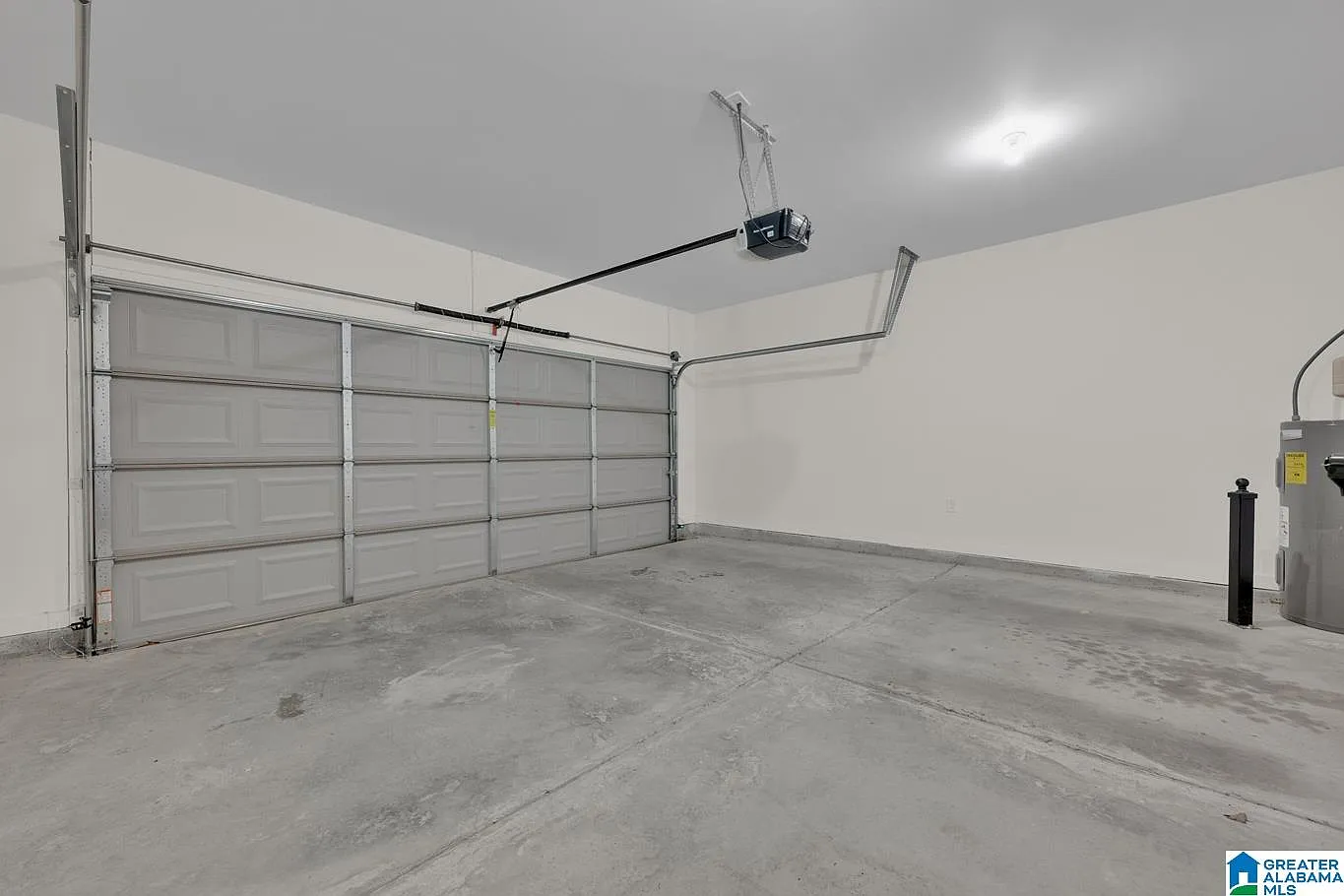 5 bed, 3.0 bath, $1,950 — Photo 4