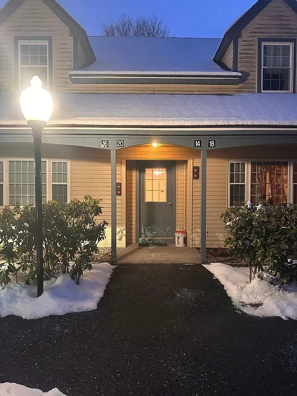 2 bed, 1.5 bath, 1136 sqft, $2,700 — Photo 1