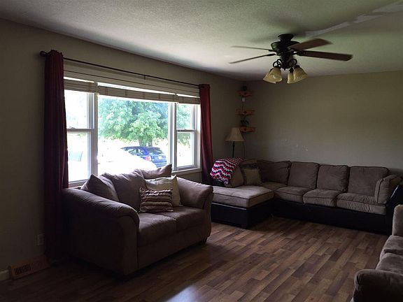 5th image of 611 N Plum St