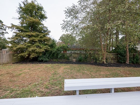 4th image of 4104 Duncannon Ln