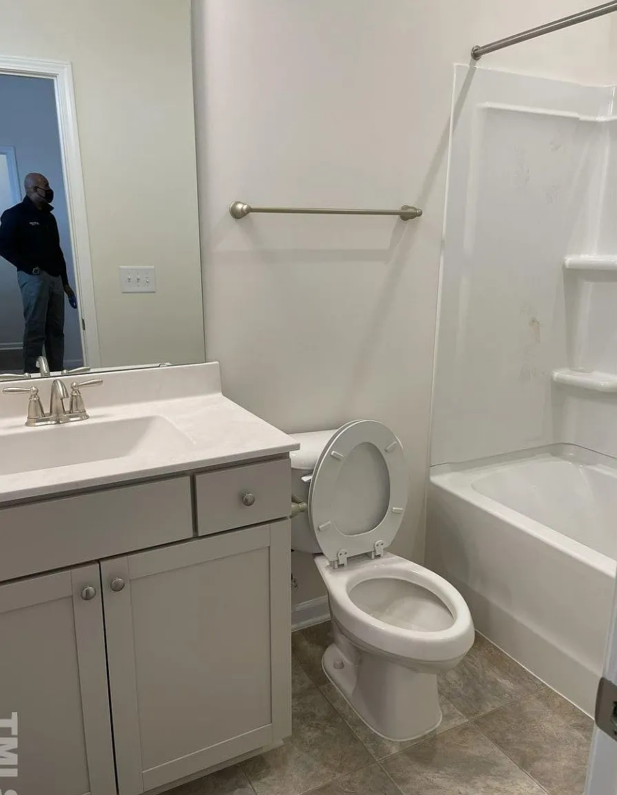 4 bed, 3.5 bath, 2100 sqft, $2,195 — Photo 3