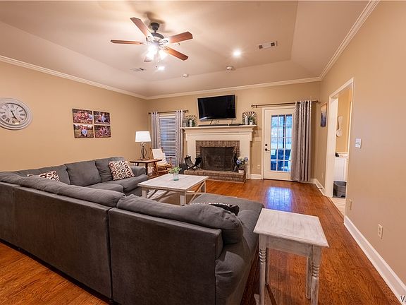 5th image of 2912 N Hampton Dr