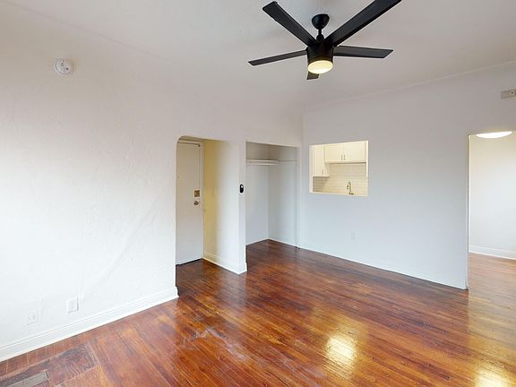 4th image of 715 S Saint Andrews Pl #310