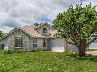 721 S Timbercreek Ave, Springfield, MO 65802