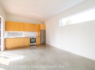 7360 SE Schiller St, Portland, OR 97206