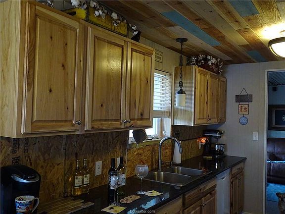 2nd image of 670 Beaver Ln