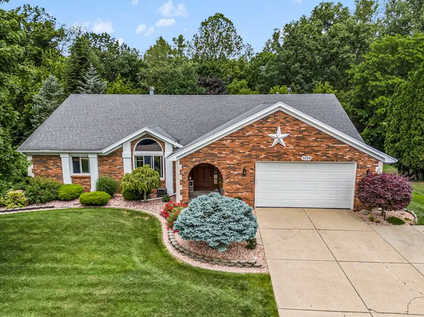 3729 Iris Dr SW, Grandville, MI 49418