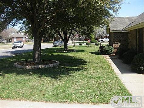 2nd image of 421 Sherwood Ct