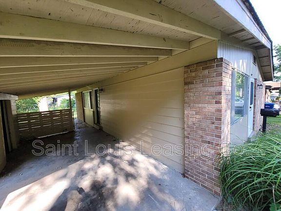 2nd image of 685 Pimlico Dr