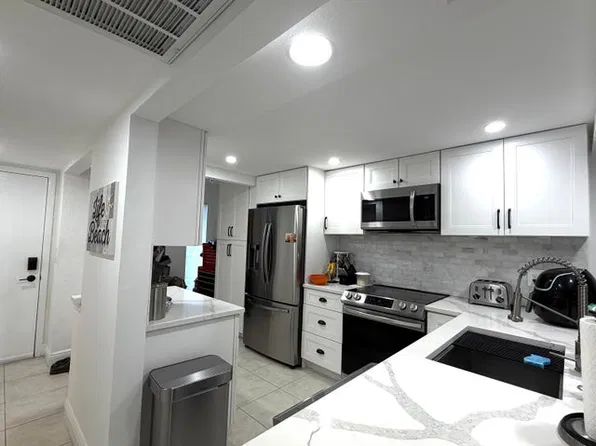 20 Royal Palm Way, Boca Raton, FL