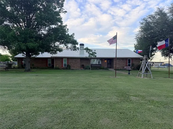 3472 N Masch Branch Rd, Denton, TX 76207