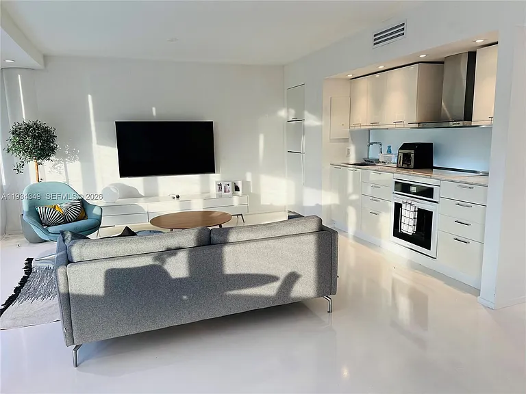 900 Bay Dr #315 — Photo 16
