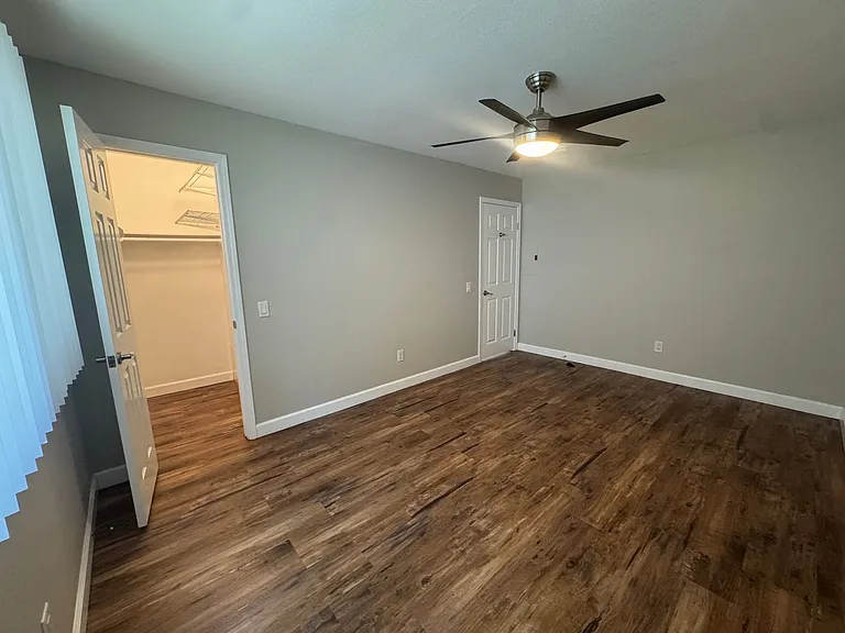 1355 Loma Ave #205 — Photo 14