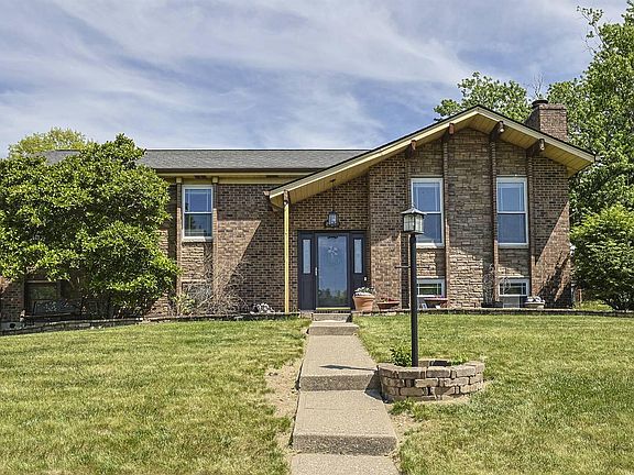3rd image of 826 Eastland Dr