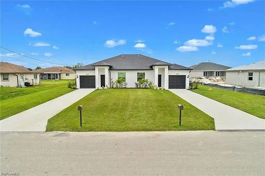 3 bed, 1176 sqft, $1,900 — Photo 1
