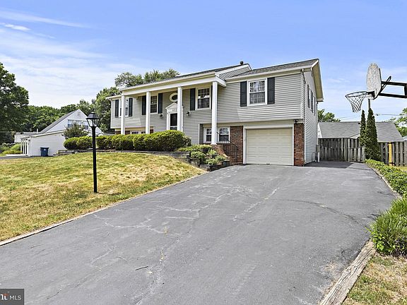 4th image of 4212 Mellwood Ln