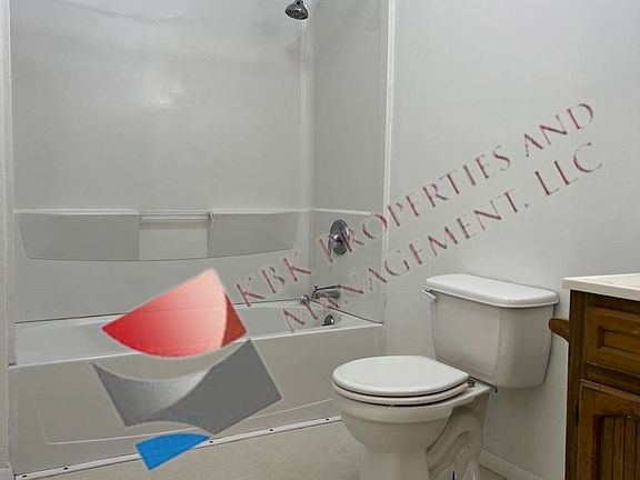 3rd image of 401 Alamosa Ave APT A