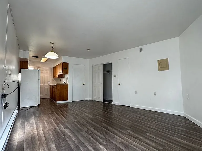 2625 NE 9th Pl — Photo 1