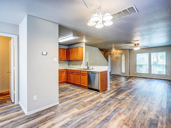 4th image of 2301 Melissa Oaks Ln