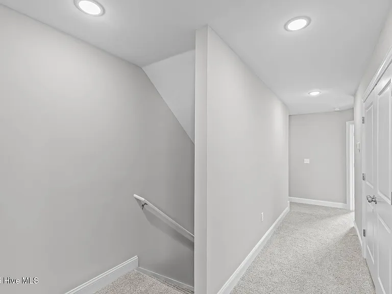 327 Starfish Ln — Photo 29