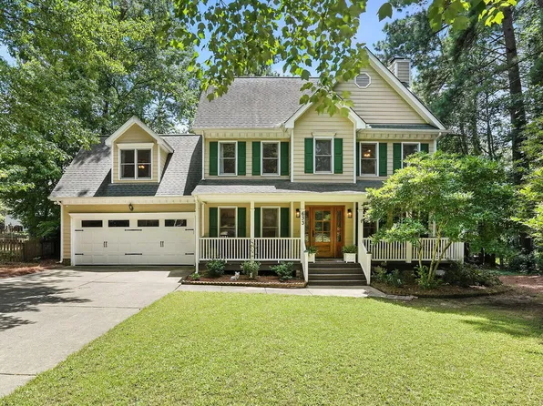633 Saint Vincent Dr, Holly Springs, NC 27540