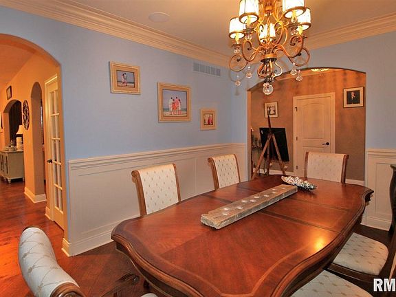 4th image of 3105 Saint Charles Pl