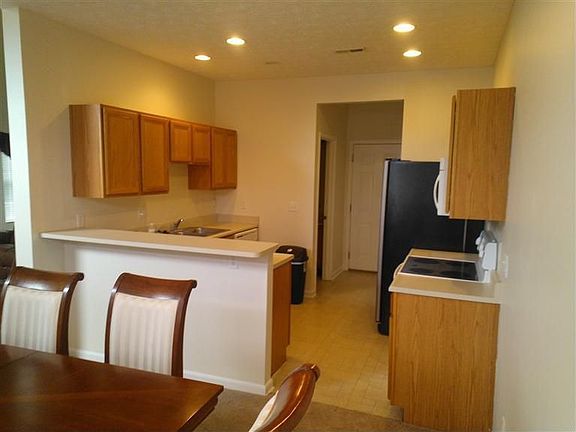 4th image of 3607 Shadetree Dr