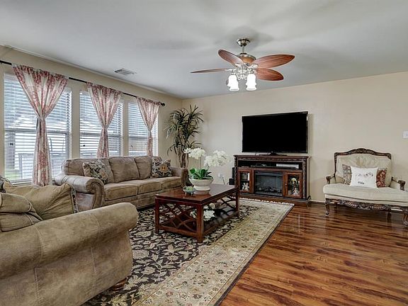 3rd image of 4226 Brentwood Park Dr