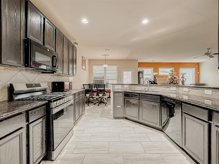 4815 Hackamore Brook Ct — Photo 19