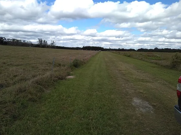 3656 SW Pinemount Rd, Lake City, FL 32024