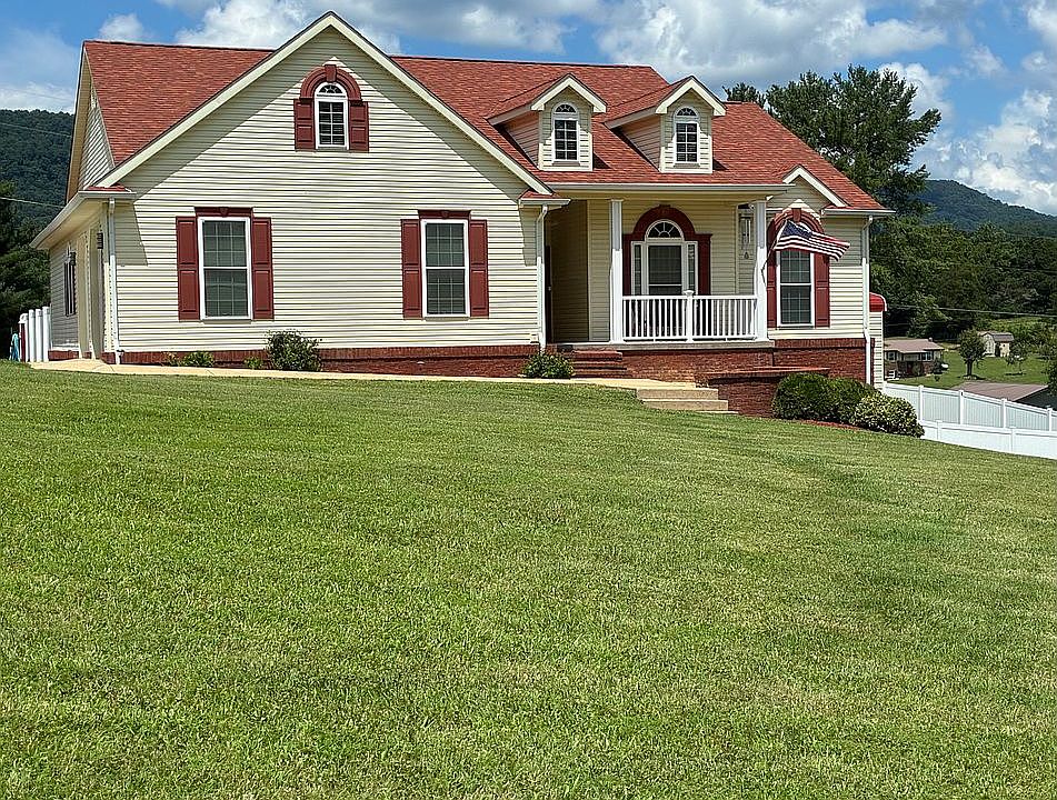 Comfort, Charm & Space Await