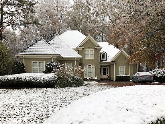 3rd image of 108 Sweetwater Oaks