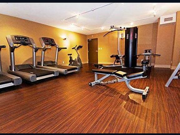 2nd image of 610 Granville St #1103