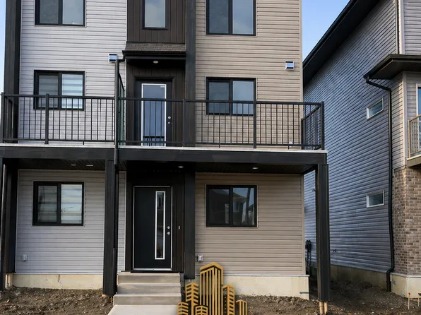940 19th Ave NW, Edmonton, AB T6T 2K8