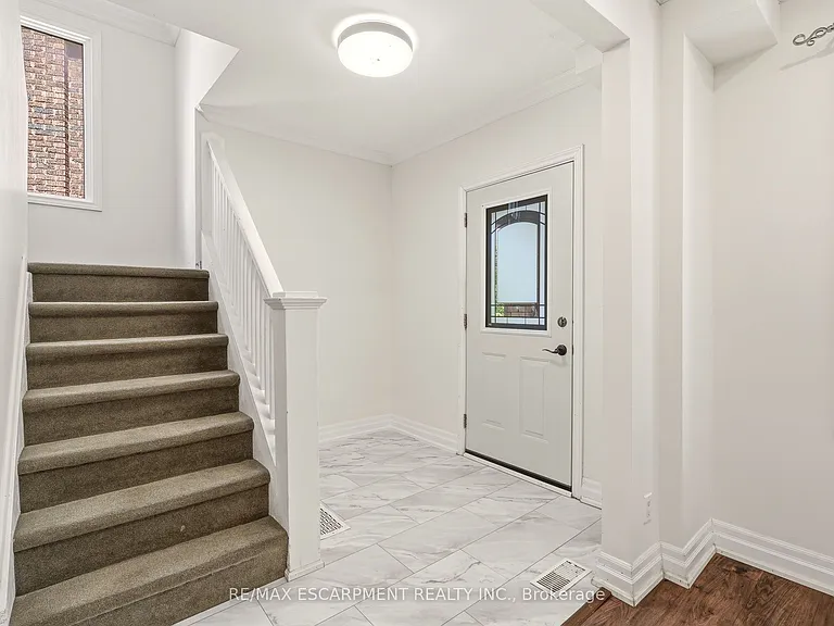 48 Glendale Ave S — Photo 17