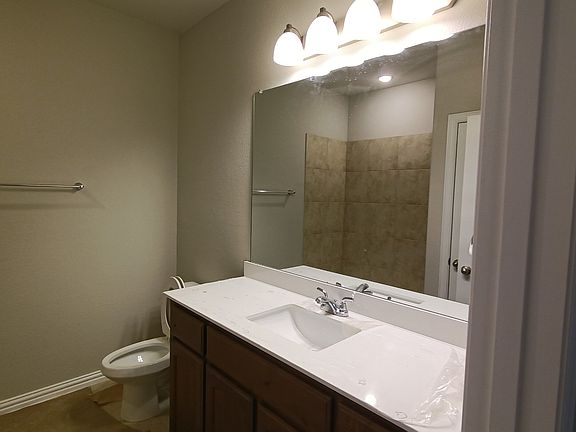 4th image of 399 Mesa Dr