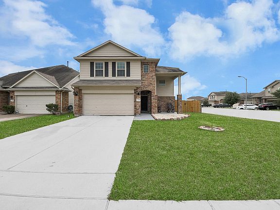 2nd image of 12539 Silverwood Springs Pl
