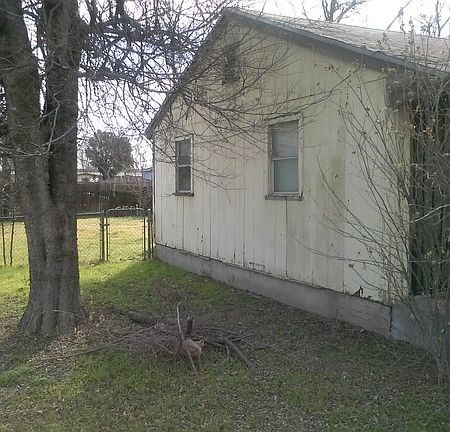 4th image of 1712 Glenmore Ave