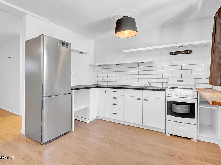 821 N 3rd St #9 — Photo 7