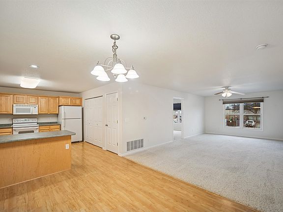 2nd image of 410 N 1st St APT 201