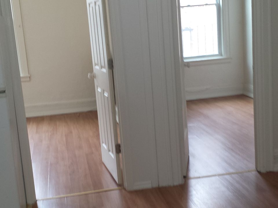 2nd image of 3928 58th St APT 2R